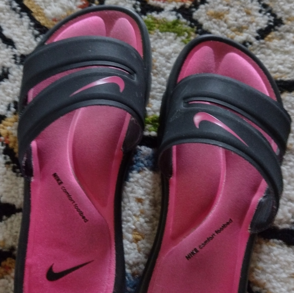 Gently Used Women's Nike Memory Foam Slides. - image 2